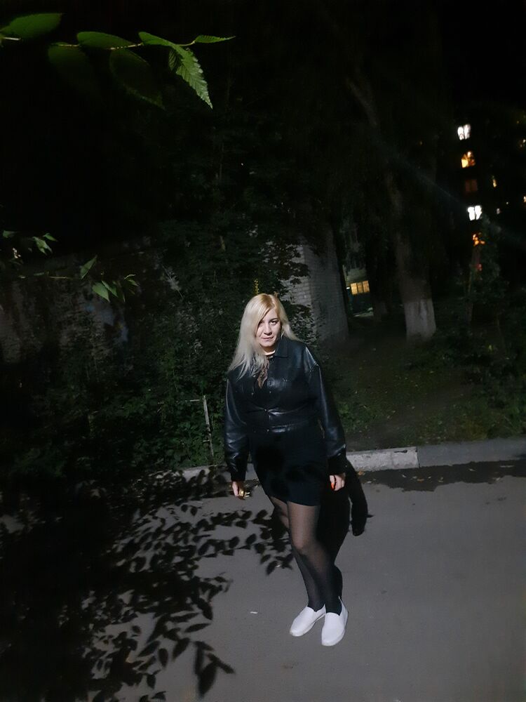  ,   Marina, 42 ,   c 