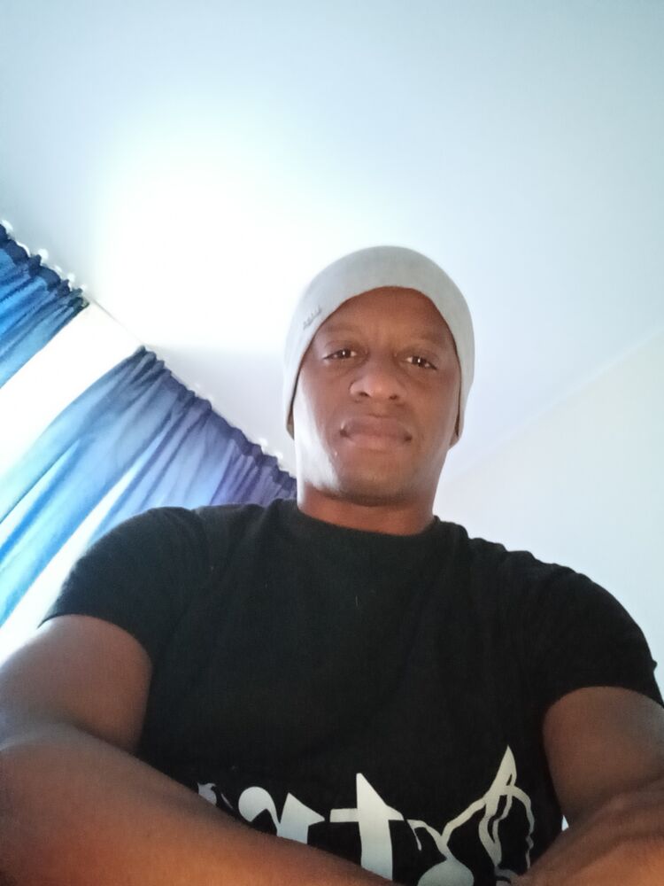  32101453  Yosiel, 41 ,    