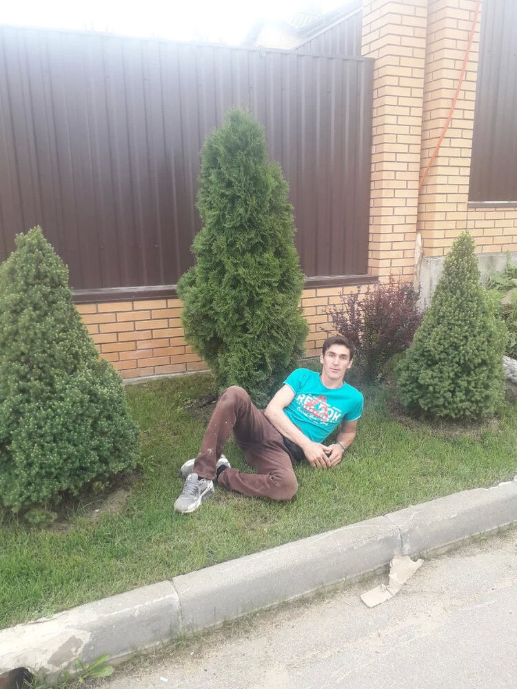  18715053  Bacha, 44 ,    
