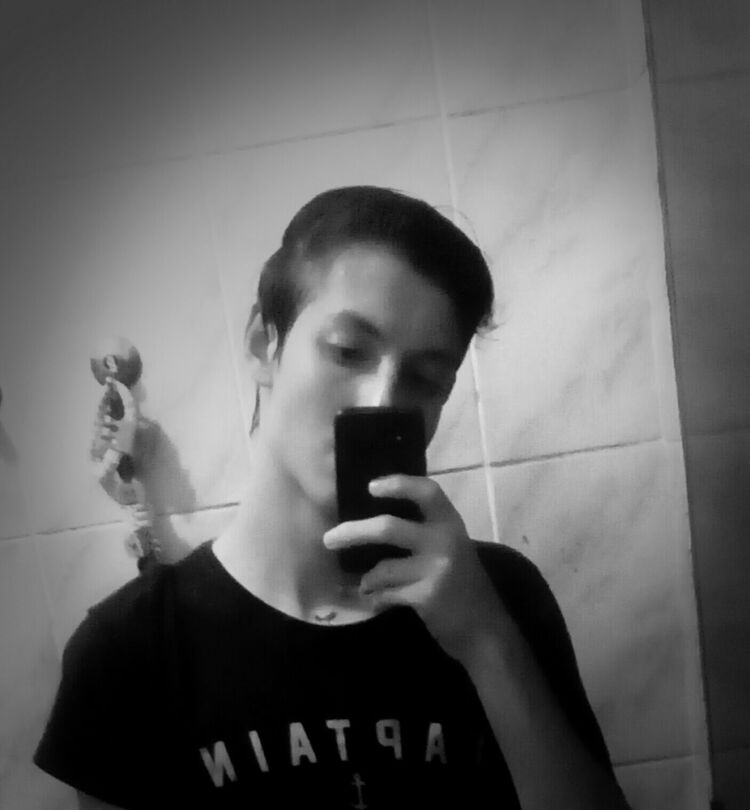  42989803  Erick, 25 ,    