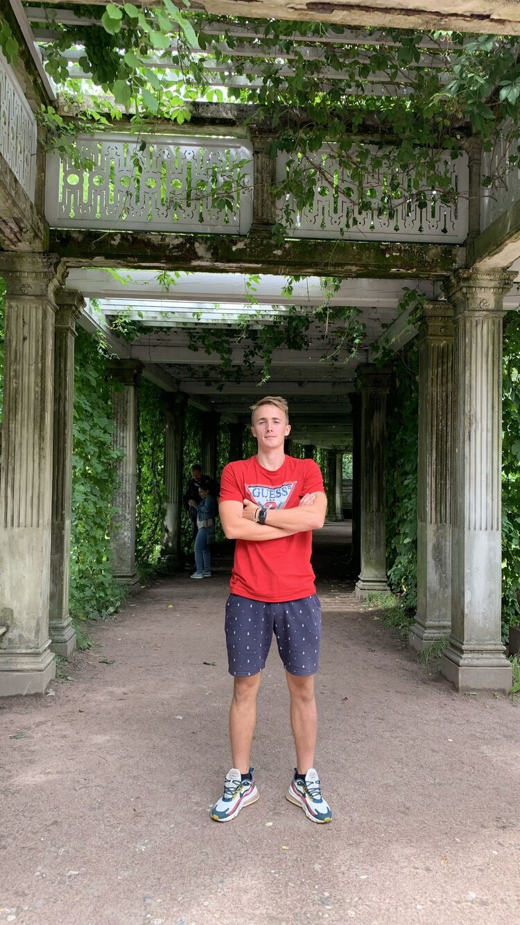  27908883  , 24 ,    -