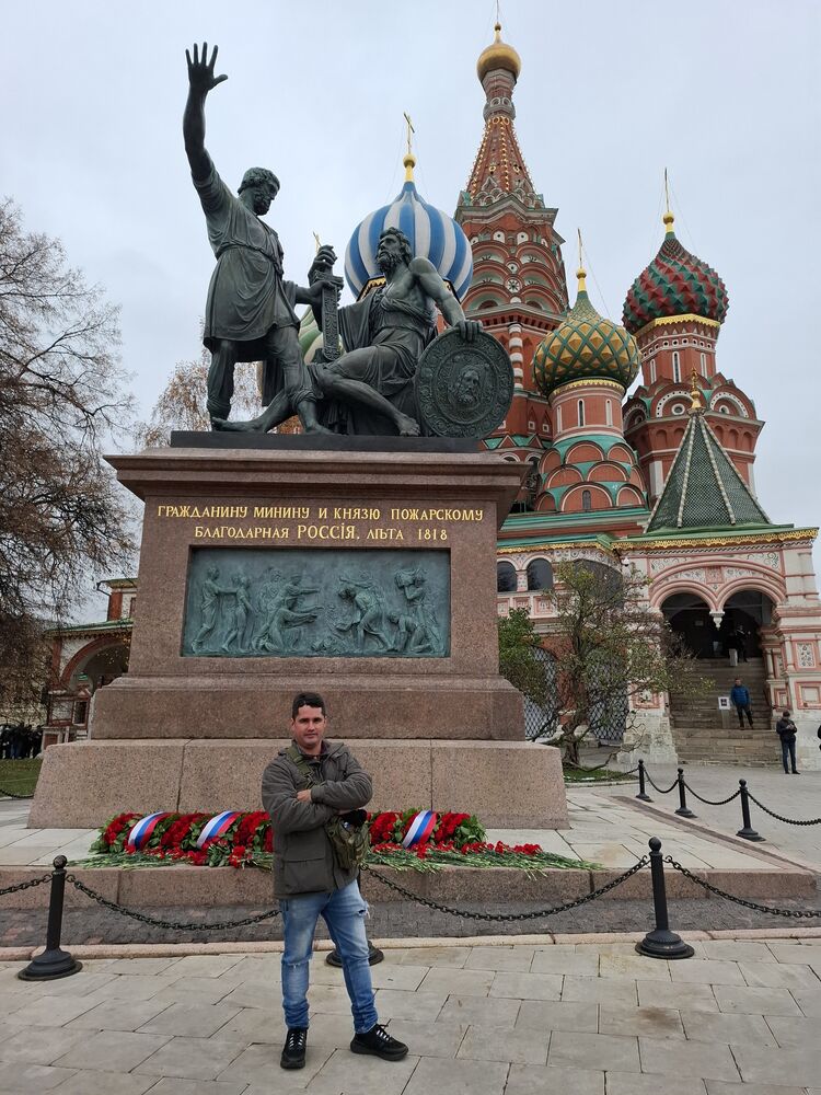  50509873  Luis, 40 ,    