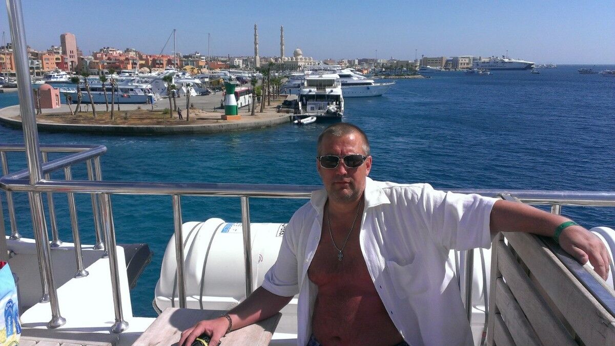  5648023  Andrey, 49 ,    
