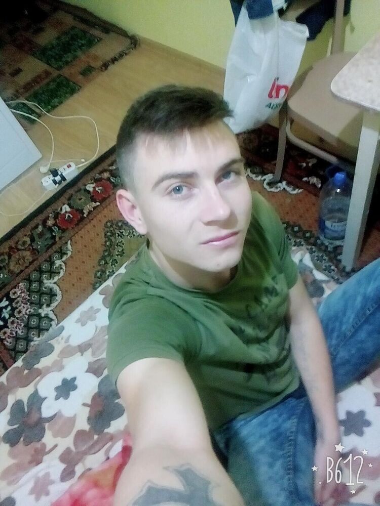  20402863  Victor, 28 ,    