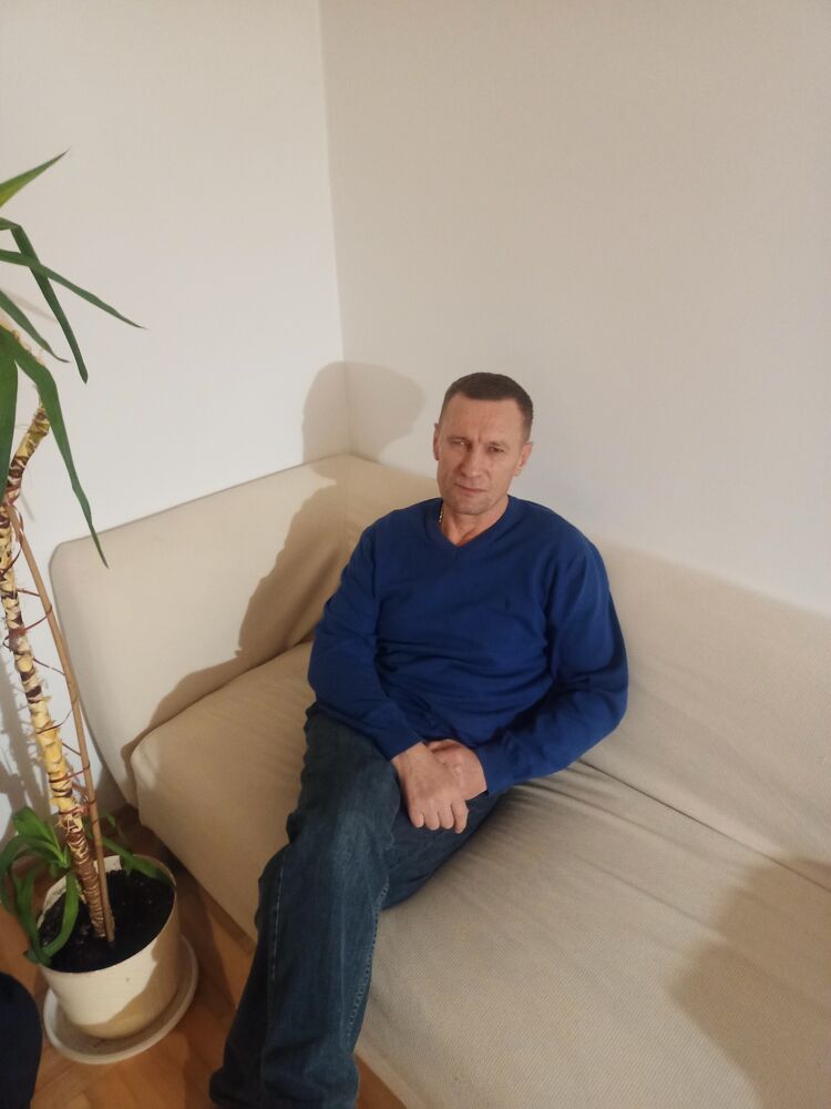  Gora Kalwaria,   Victor, 48 ,   ,   