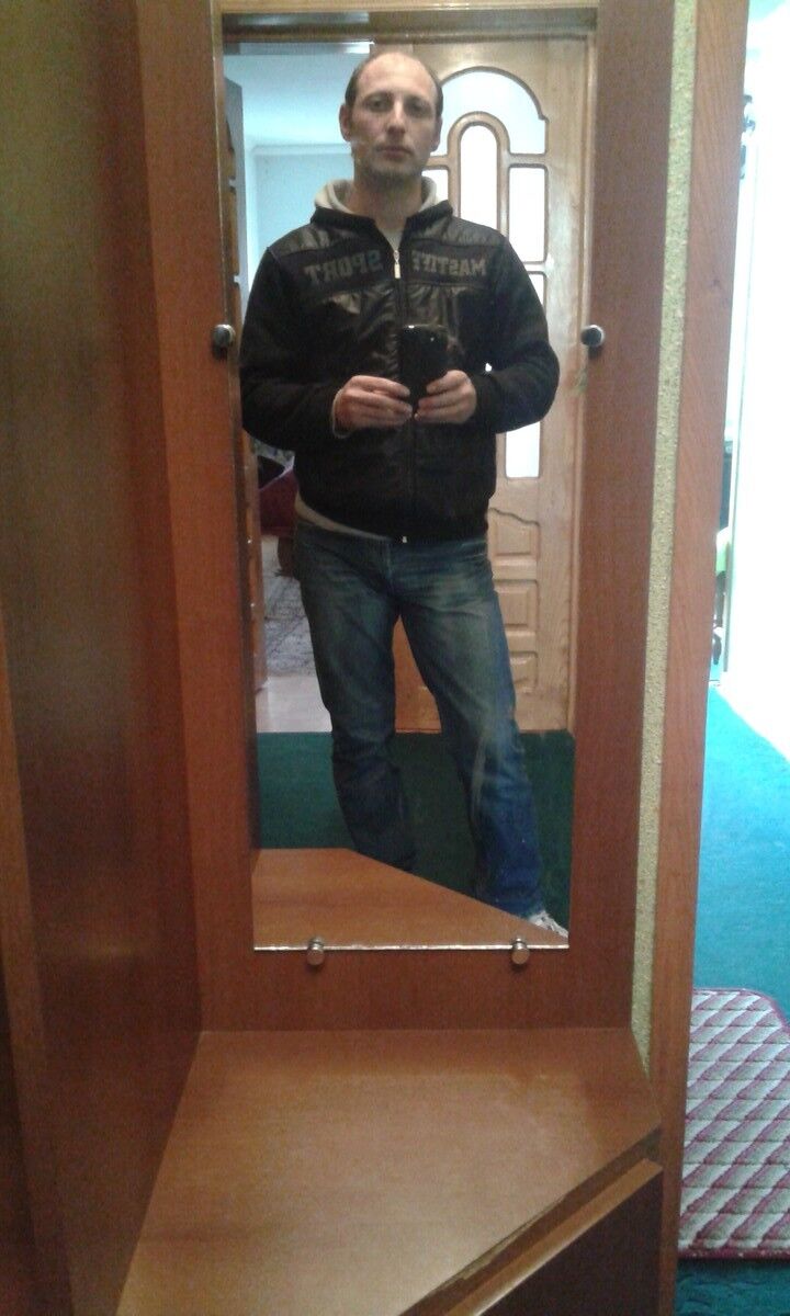  ,   Gio, 40 ,   
