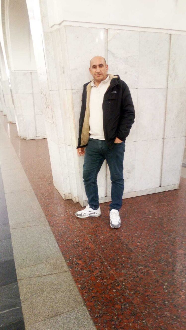  47143123  Hilmi, 43 ,    