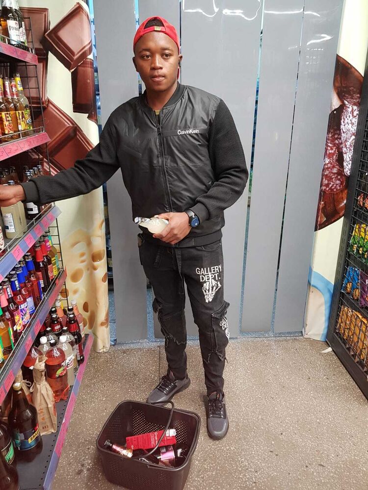  48712843  , 25 ,    