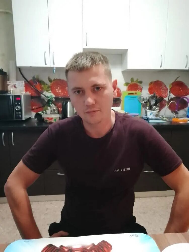  31344743  Vladimir, 29 ,    