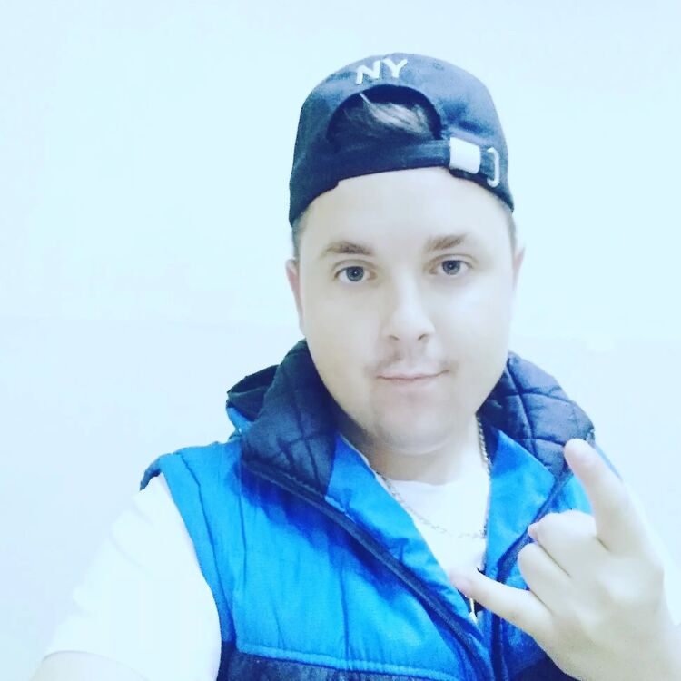  47143153  , 32 ,    