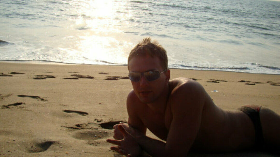  26778173  Vlad, 36 ,    