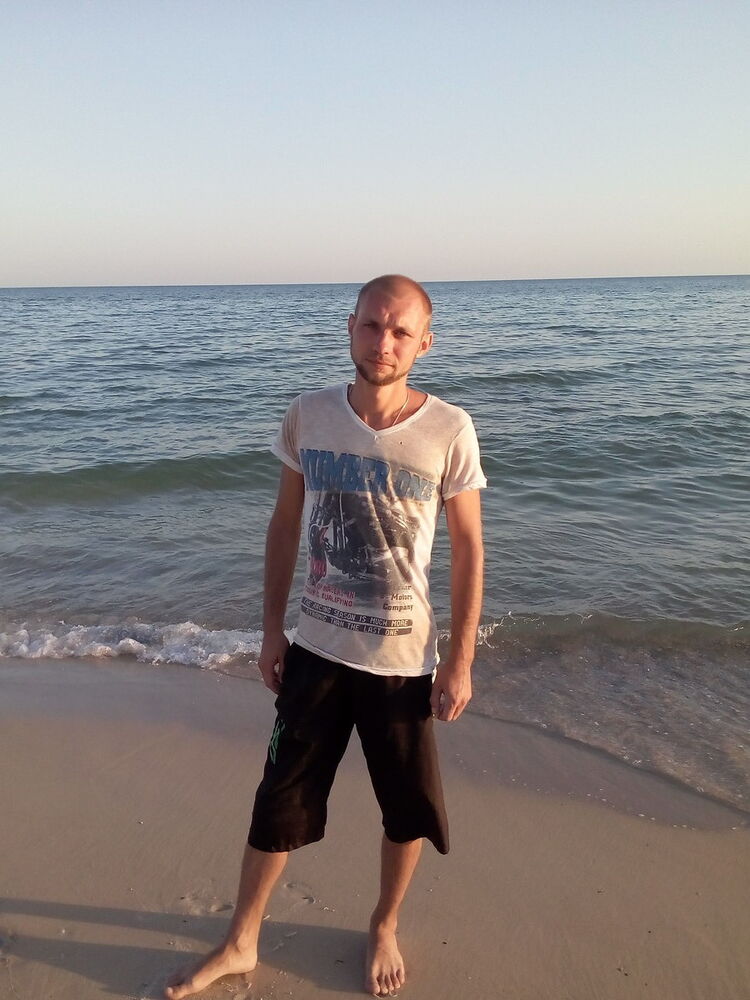  11418443  Vlad, 36 ,    