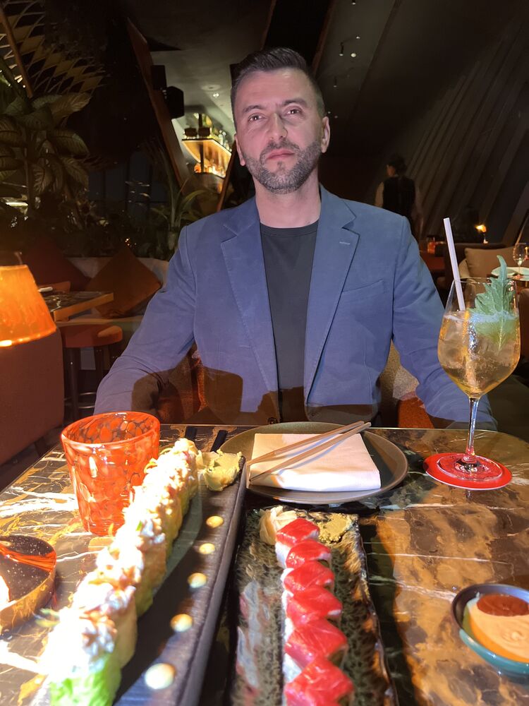  ,   Alex, 40 ,   ,   