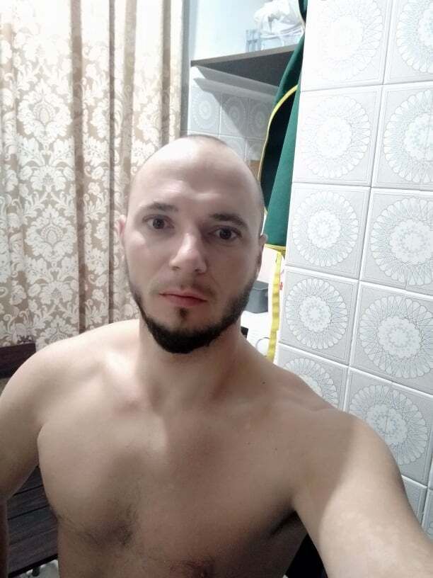  39610683  Vitalii, 38 ,    