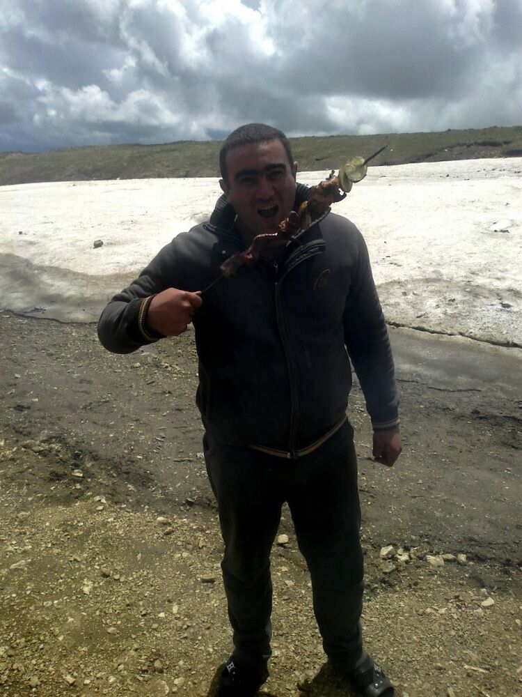  ,   ARMAN, 37 ,   ,   , c 