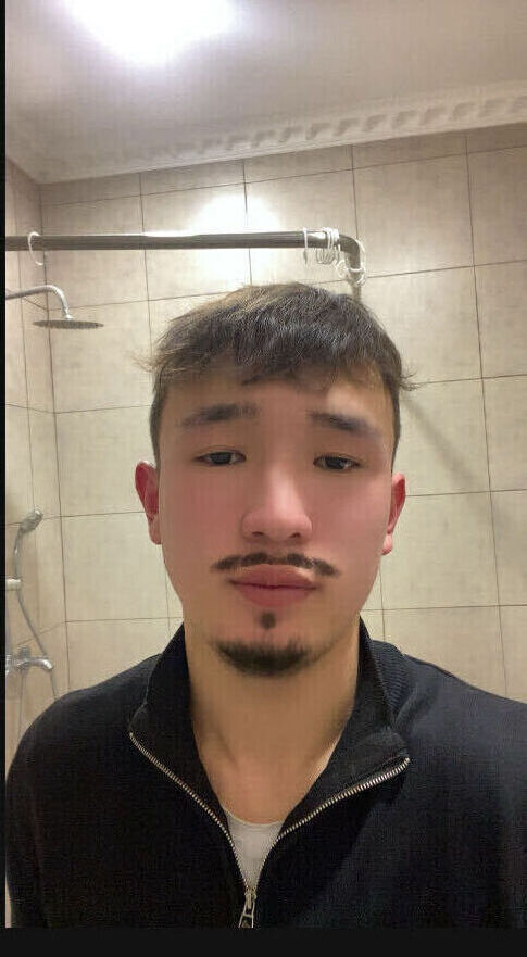  48675753  Nurik, 22 ,    
