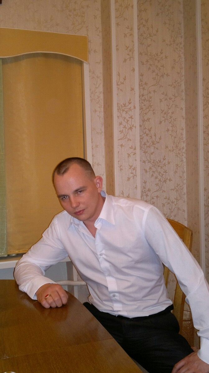  10912293  Artem, 37 ,    
