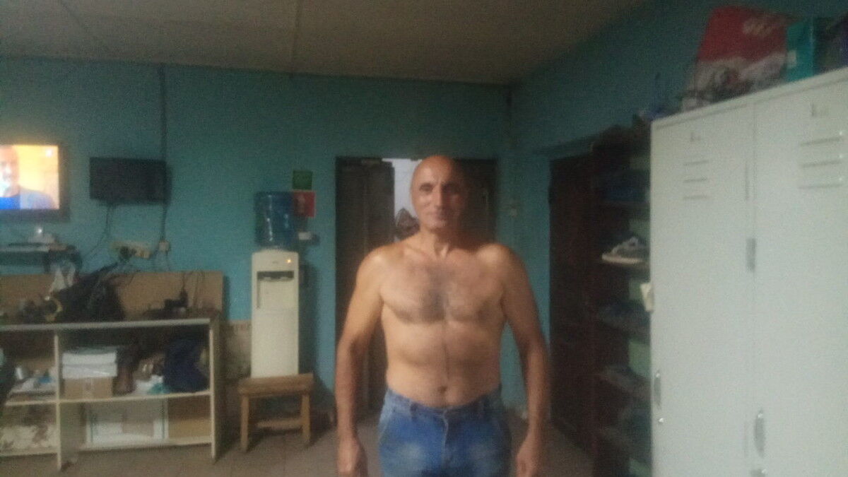  18273413  Serj, 57 ,    