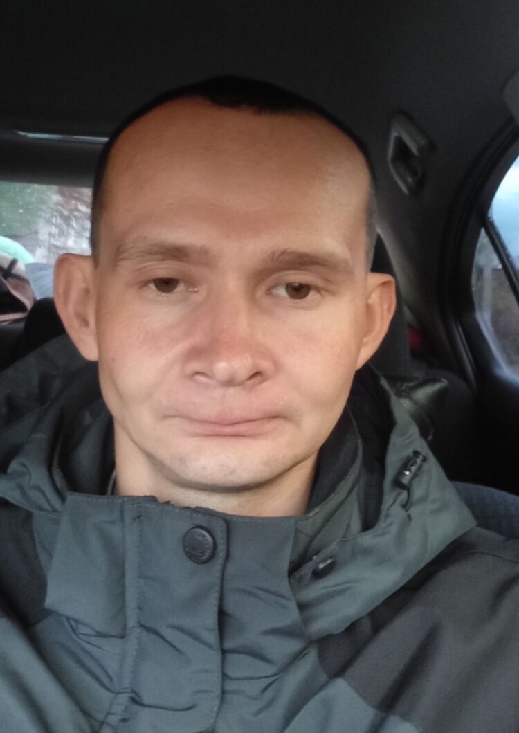  53795903  Roman, 27 ,    