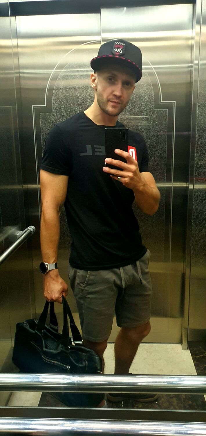  ,   Viktor, 35 ,   ,   , c 