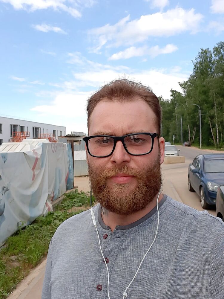  ,   Mikhail, 32 ,   ,   , c 