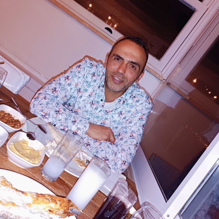  44280133  Yasin, 38 ,    