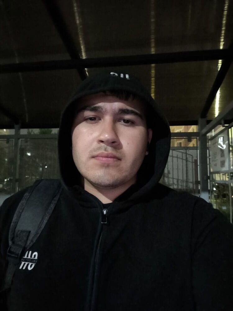  54662943  Alvin, 20 ,    