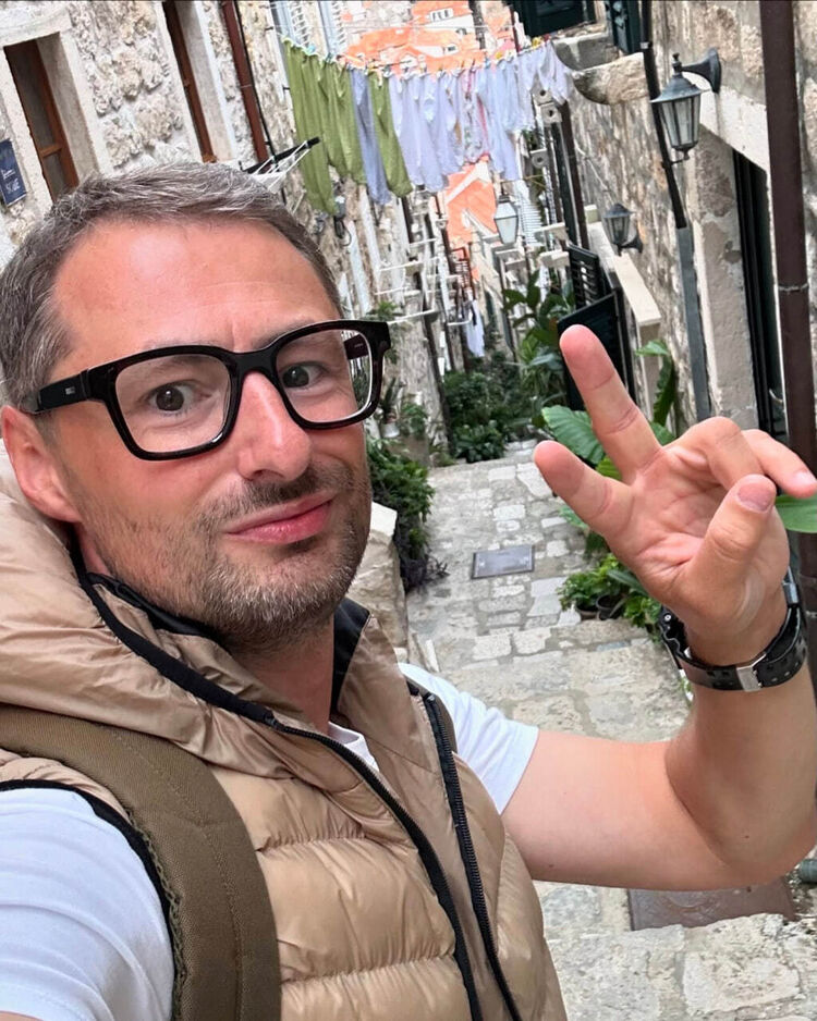  ,   Alexx, 35 ,   ,   , c , 