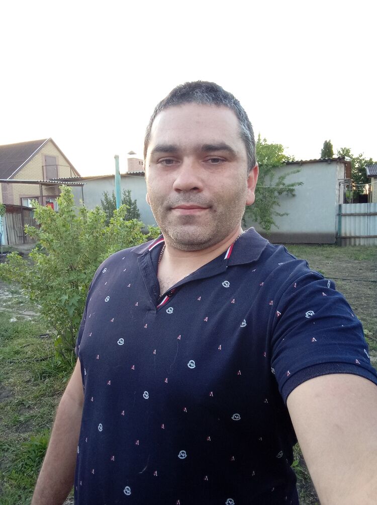  ,   Maxim, 37 ,   ,   , c 