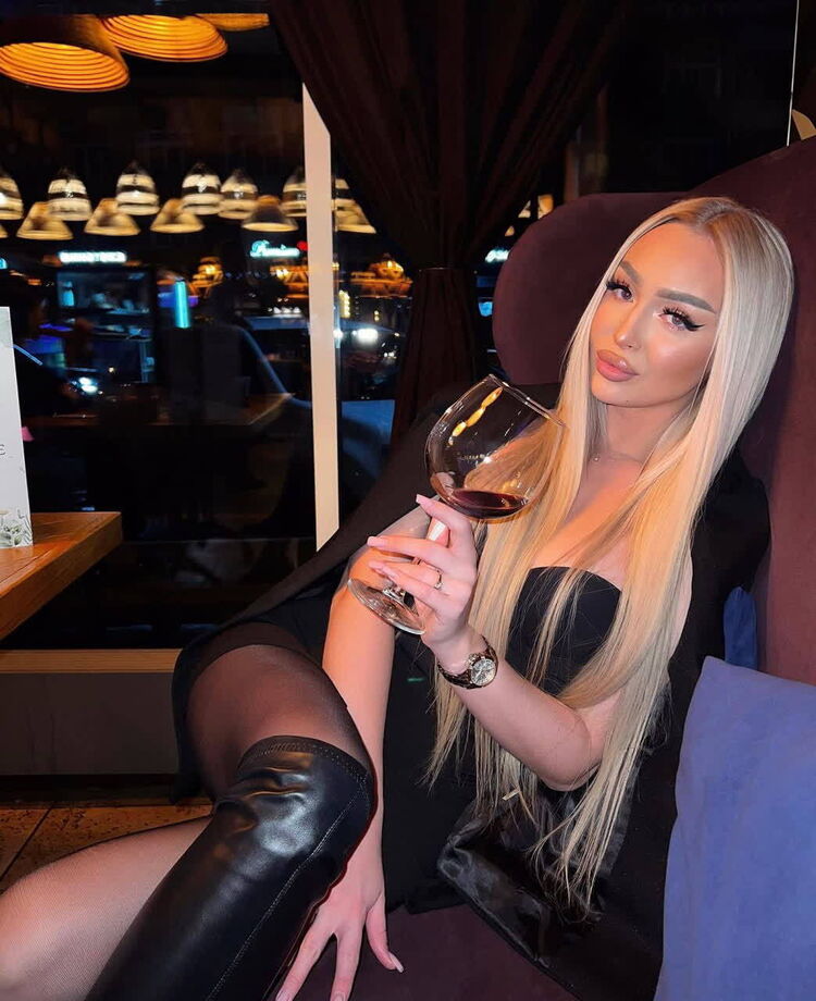 ���������� Frankfurt am Main, ���� ������� Milana, 32 ����, ������������ ��� ������, ����� � ���������