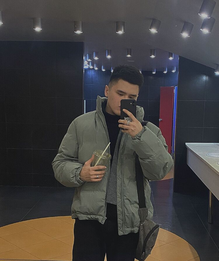  31639563  Ilshatgis, 24 ,    