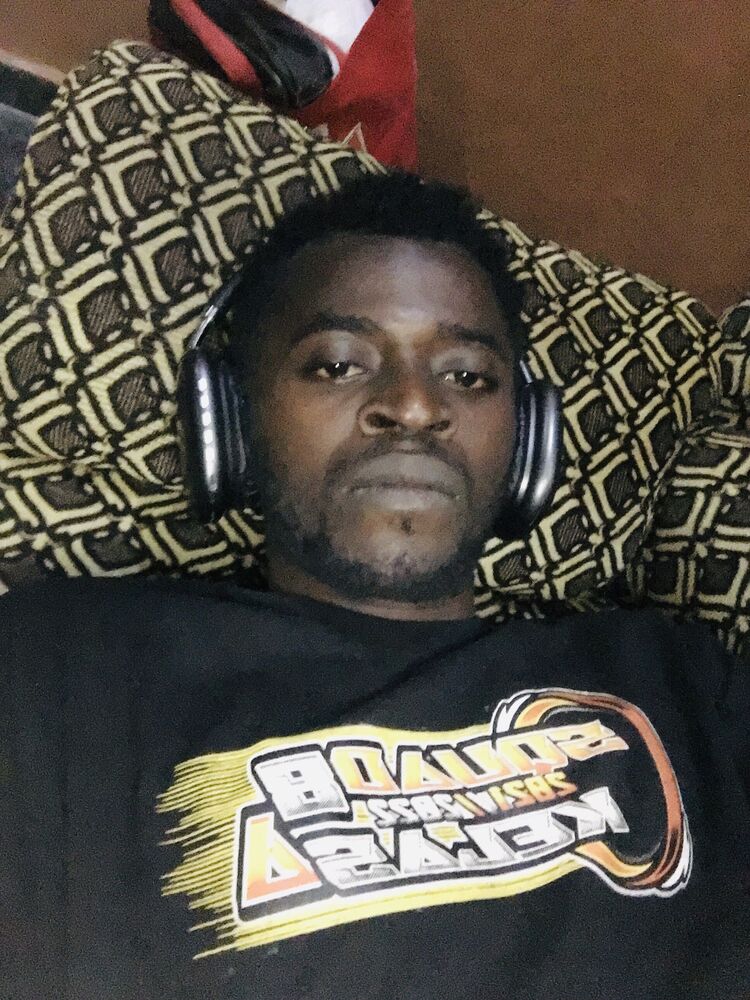  40126513  Michael, 29 ,    Lagos