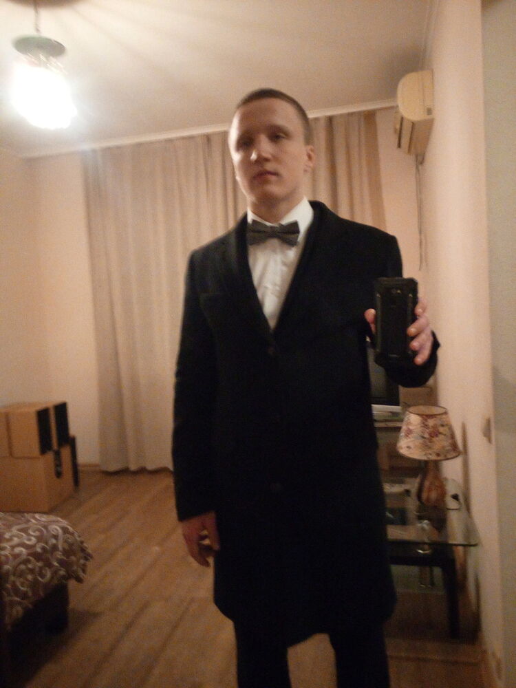  18758463  Matthew, 25 ,    