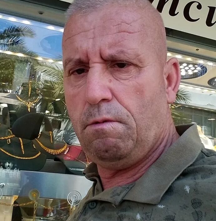  46153483  , 56 ,    