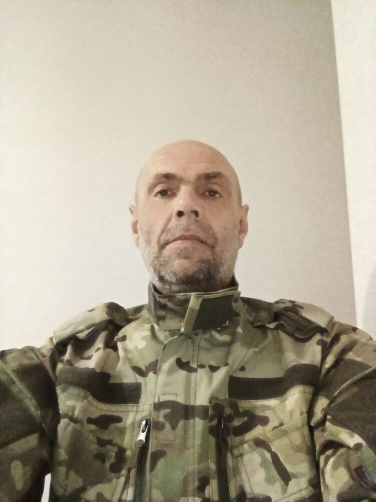  41787673  , 49 ,    