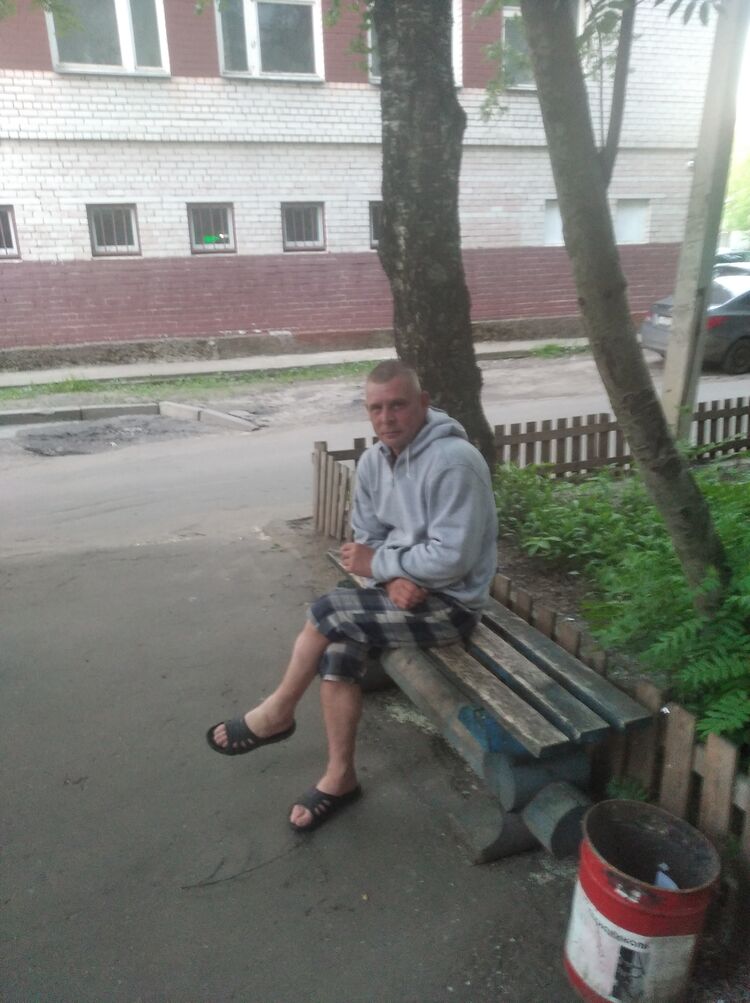  ,   Sergei, 47 ,   c 