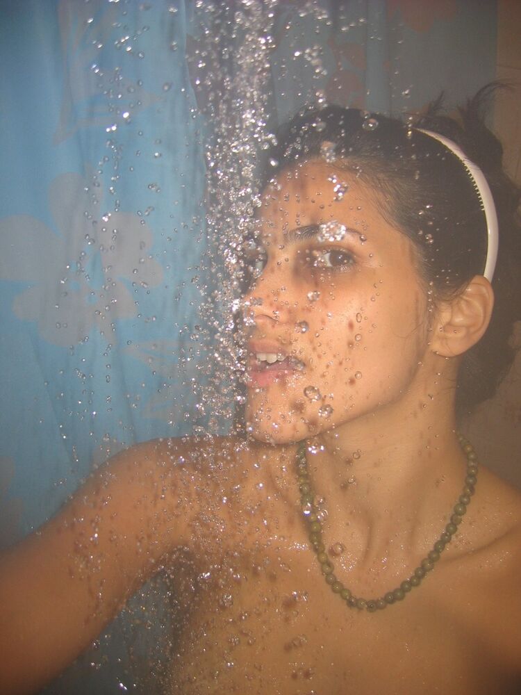  ,   Mila, 42 ,   ,   , c , 