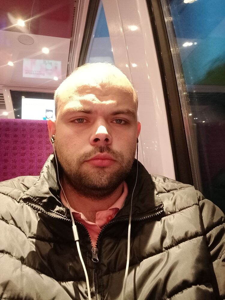  30410883  Nelu, 30 ,    