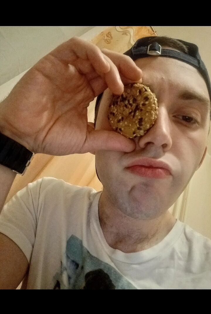  28044283  , 27 ,    