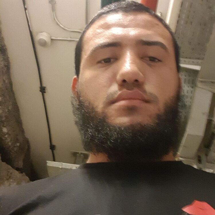  32823933  , 27 ,    