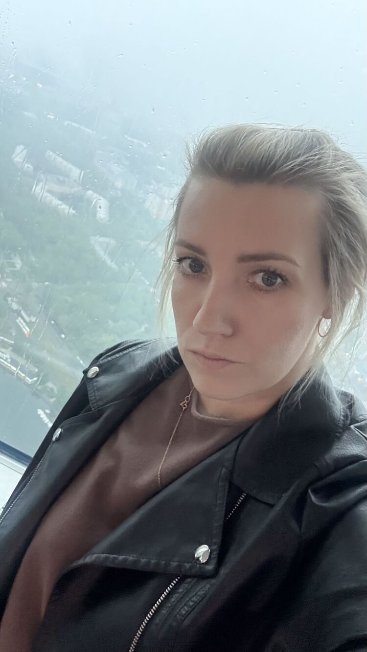  ,   Oksana, 40 ,   c 