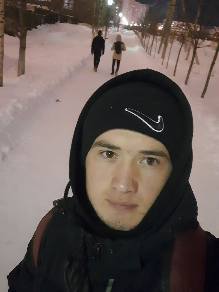  25174703  Maksim, 26 ,    