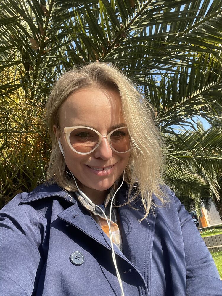  54749773  Arina, 36 ,    