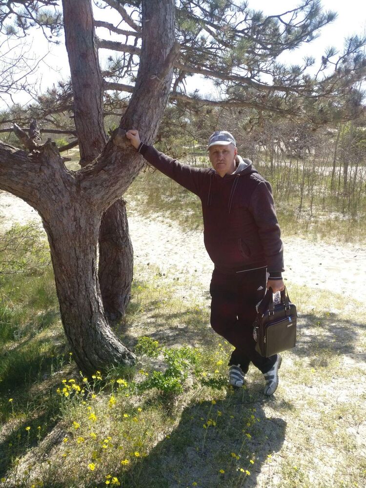  49581473  Oleg, 64 ,    