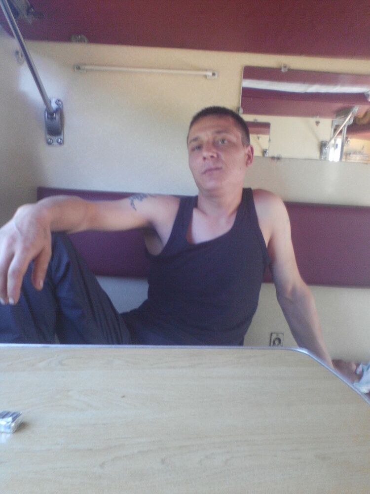  6426643  Alex, 39 ,    