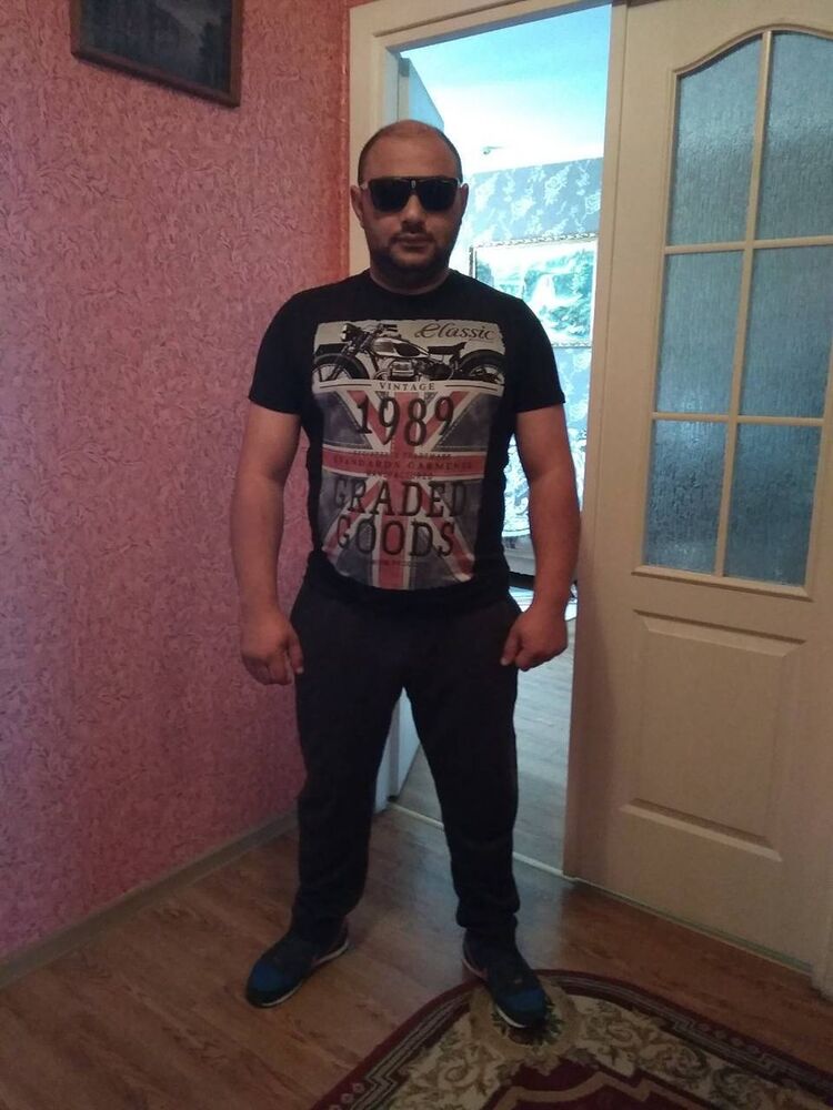  ,   Artur, 43 ,   ,   , c 