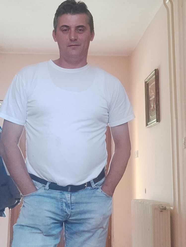  52498533  Zoran, 51 ,    
