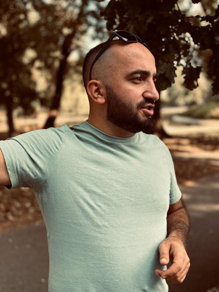  53887763  Ferid, 30 ,    