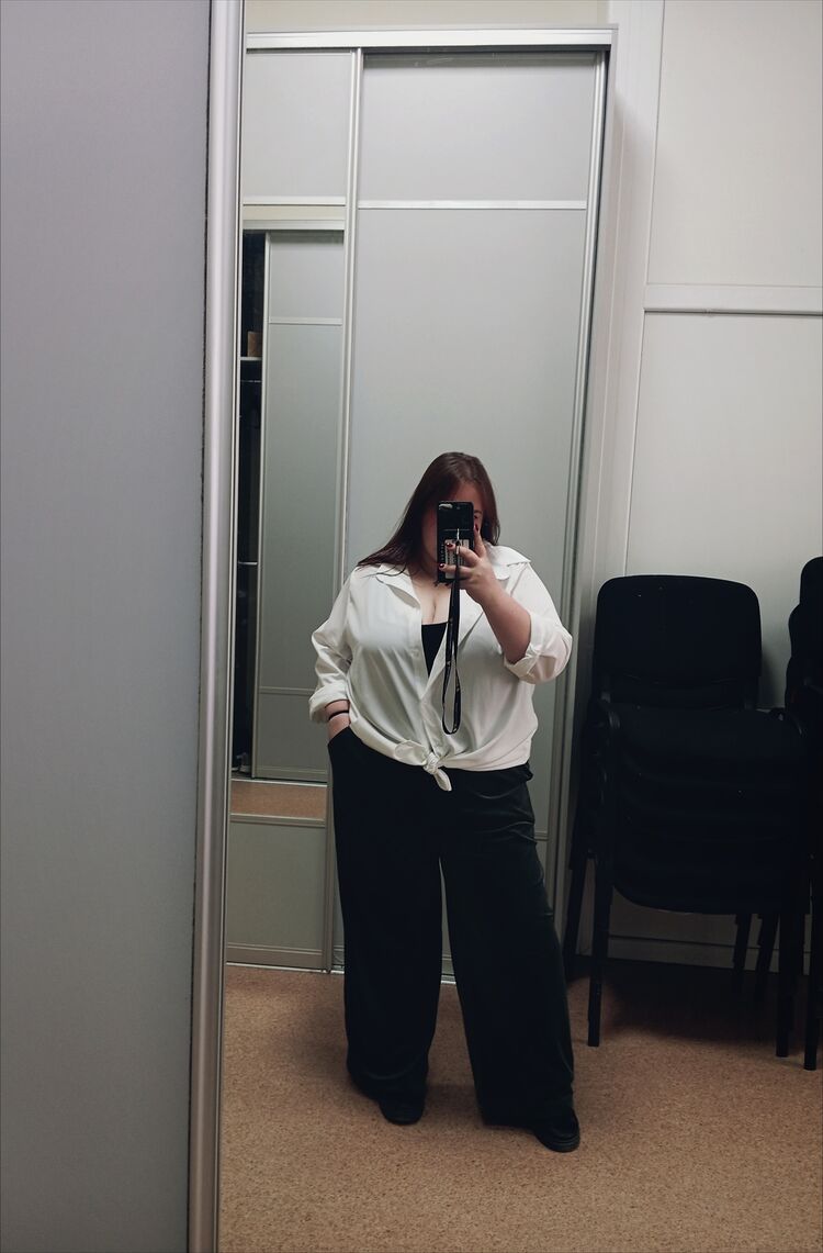  53744273  Ekaterina, 23 ,    