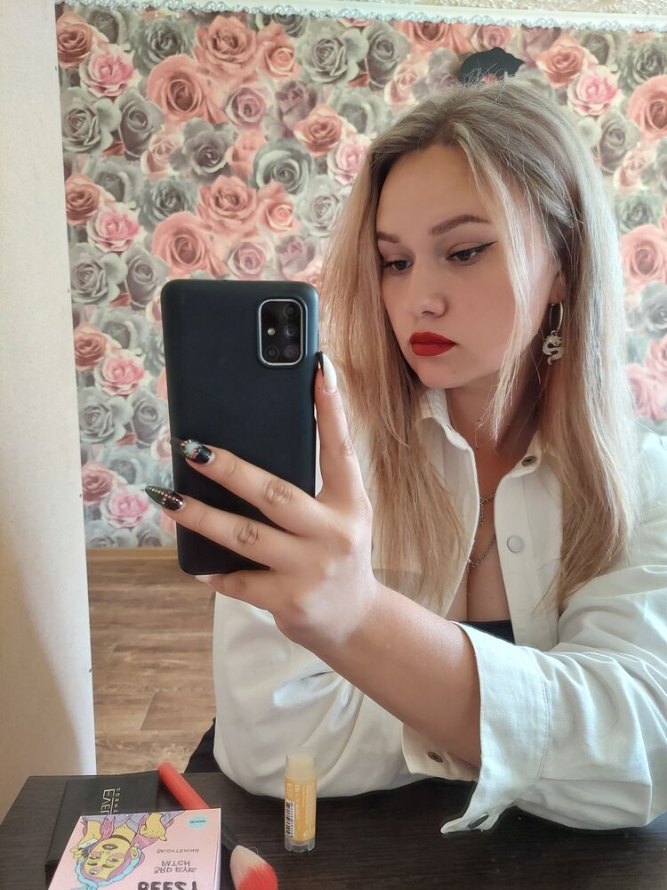  ,   Ksenia, 22 ,   ,   , c 